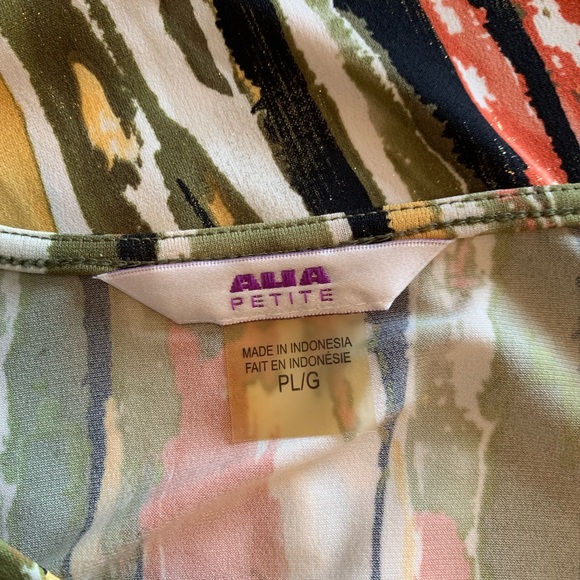 🛍 ALIA Petite Full Zip Top - Picture 5 of 5